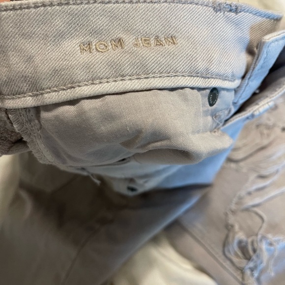 American Eagle Mom Jean - Picture 13 of 13